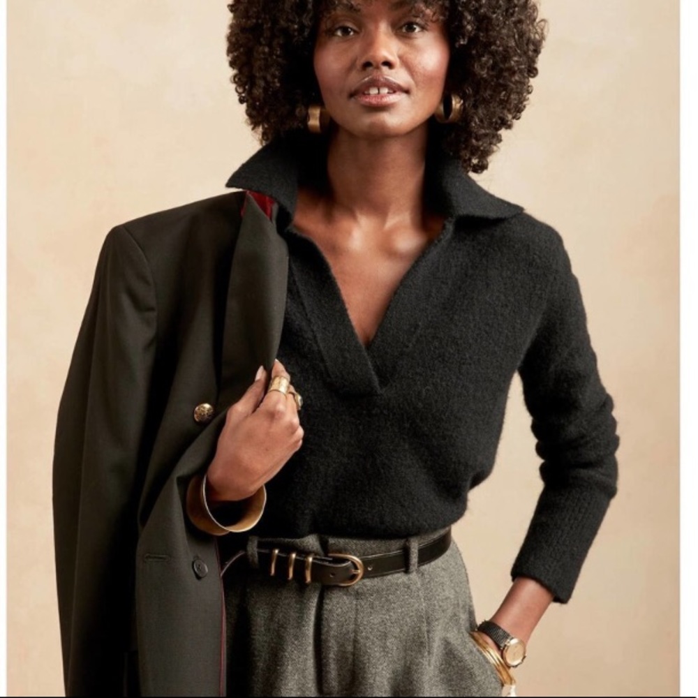 Green Banana Republic sweater with collar